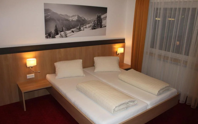 Pension Falch Roman