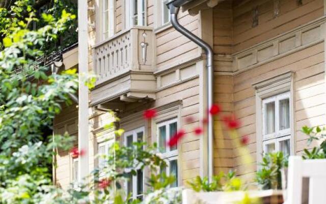 Отель Camillas Hus вид на фасад