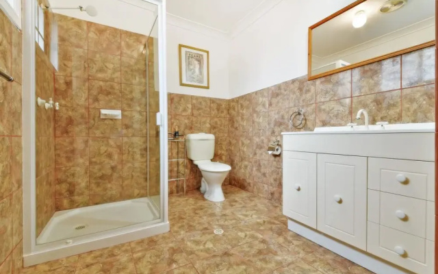 Mount Mee Country Inn Bed & Breakfast