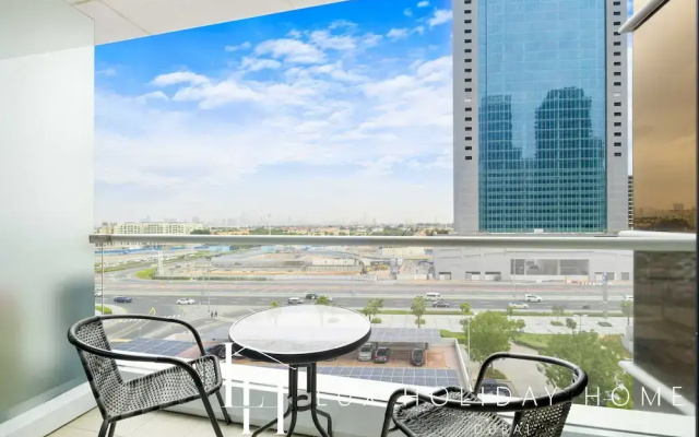 LUX The JLT Gold Crest Studio