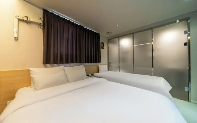 M&Lucky Hotel