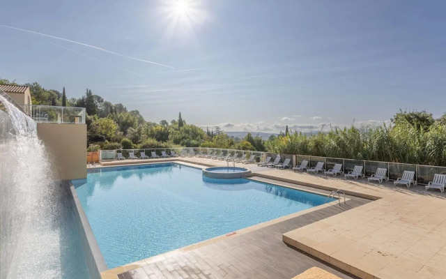 Retreat for 2 Near Lake Saint-cassien