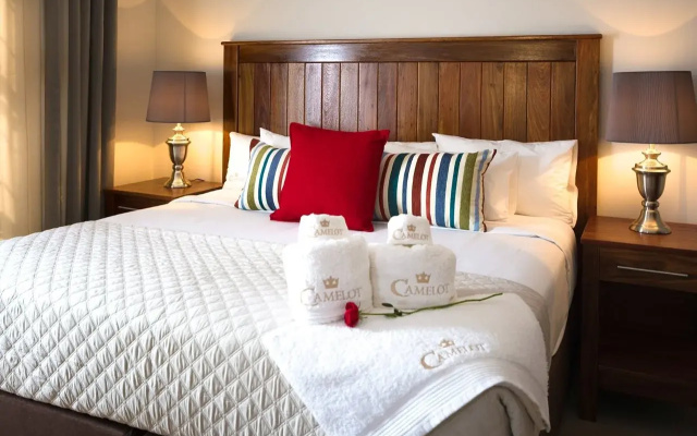 Camelot Guest House & Apartments