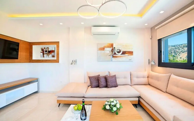 Perla Villas with Heated Pool