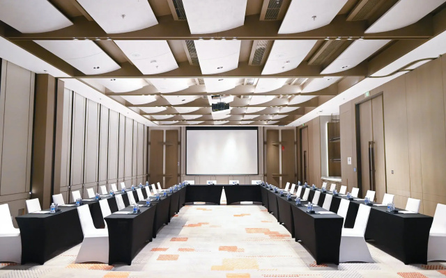 HUALUXE Chongqing Science Hall by IHG