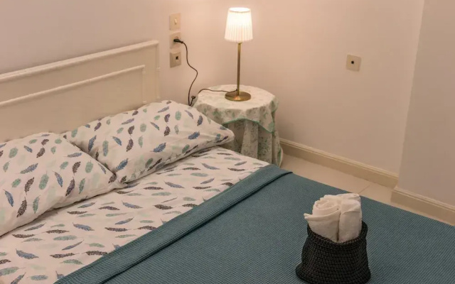 Agios Ioannis Luxurious Beachfront Apt