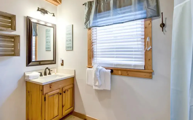 Black Bear Hideaway by Jackson Mountain Homes