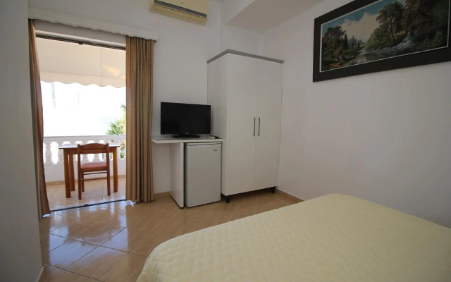 Julia Hotel