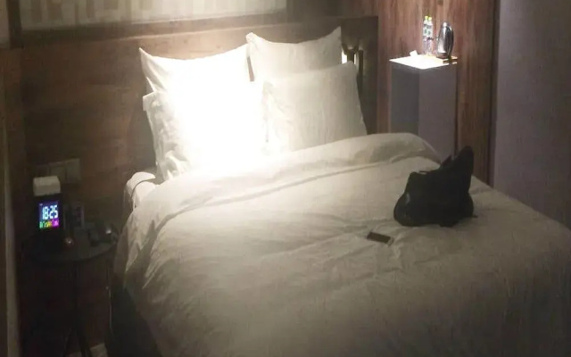 F-hotel