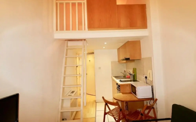 HFS Studio Hyde Park L8