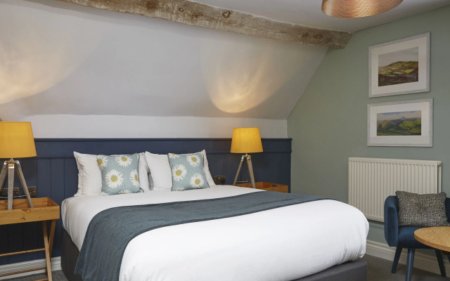 Riverside Shrewsbury by Chef and Brewer Collection