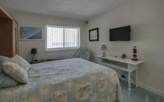 Capri 1710 - 2 Br Condo