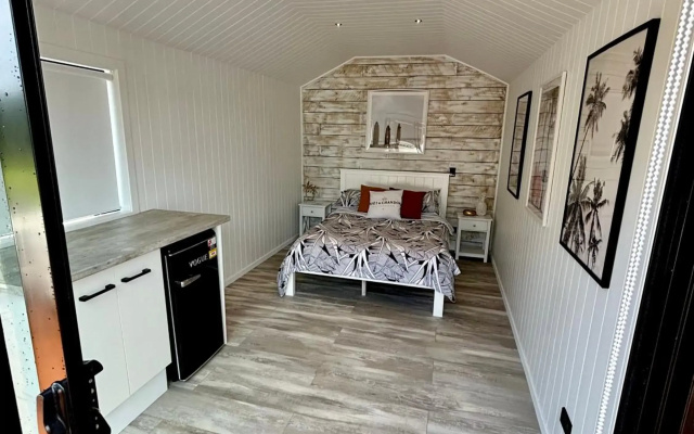 Black Beauty Retreat - Matarangi Holiday Home