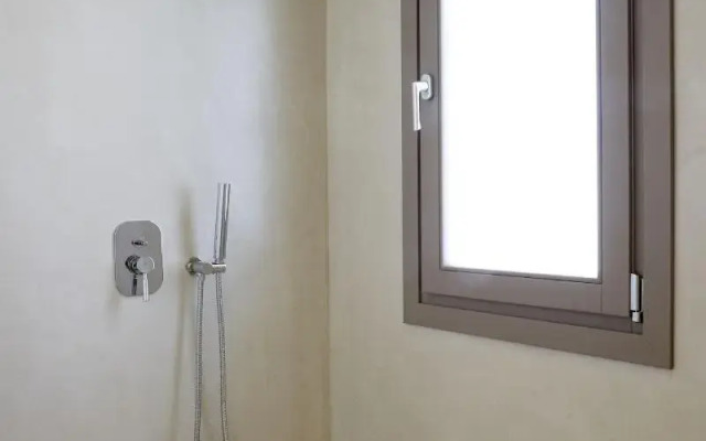 White and Co. La Torre Suites