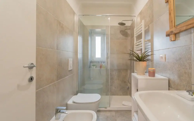 Zezio 44 in Como With 2 Bedrooms and 1 Bathrooms