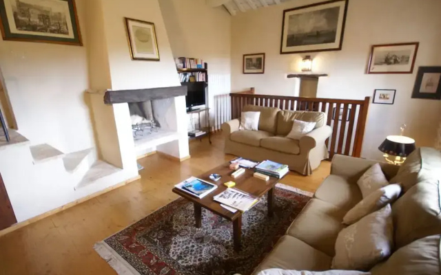 Belvilla by OYO Spacious Villa in Treia With Pool