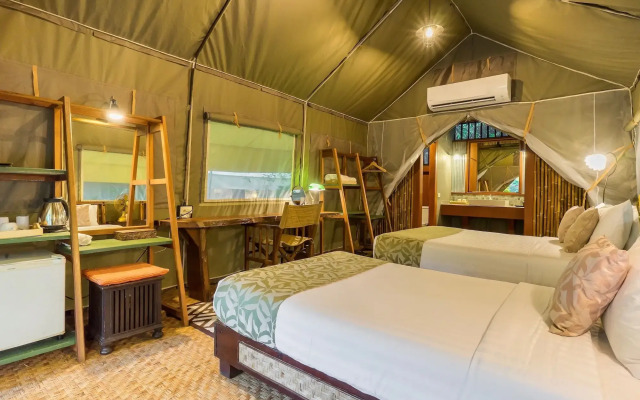 Hintok River Camp at Hellfire Pass