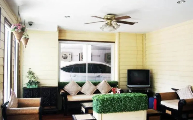 @Home Executive Apartment