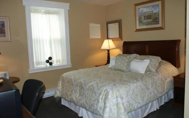 Beacon Hotel Oswego