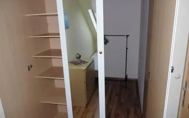 Sehr-schoene-4-Raum-Maisonette-Fewo-mit-100qm-zentral-preiswert-T9