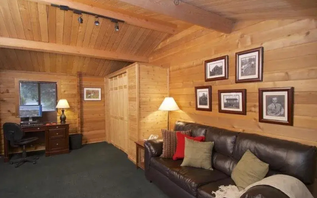 Denali Cabins