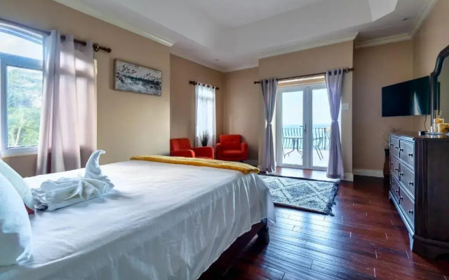 Luxury Getaway with Pool and Amazing Ocean view - Montego Bay
