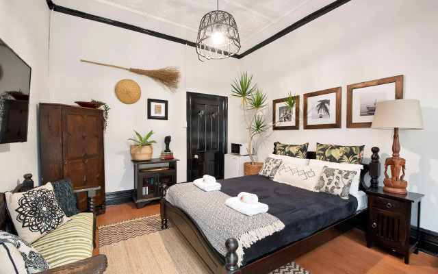 Manly Waves Studios & Apartments