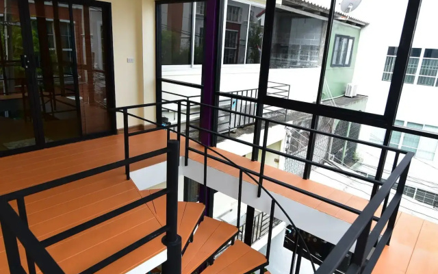 Thonglor Suites