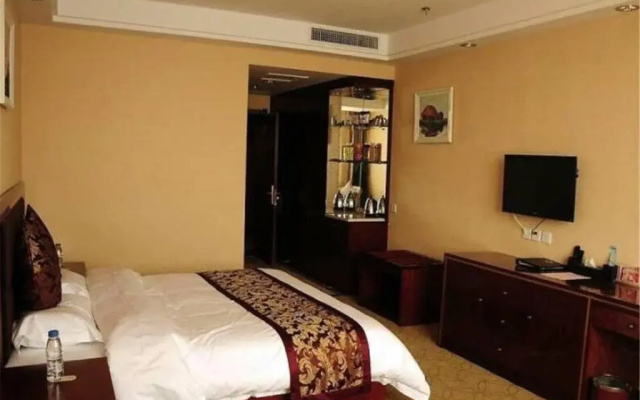 Golden Beach Hotel
