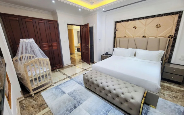 Fountain Palace Hotel & Suites