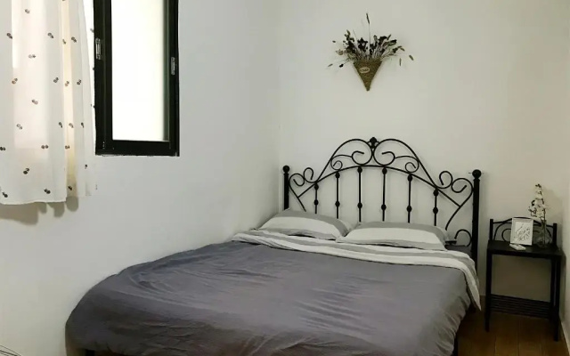 Lin Jiang Apartment