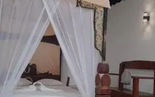 Jungle Inn