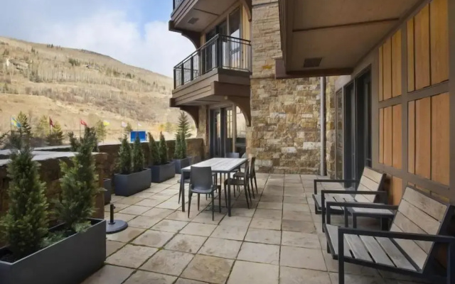Vail Solaris 2 With Den Bedroom Vacation Rental Set at the Base of the Mountain Just Steps From the Gondola
