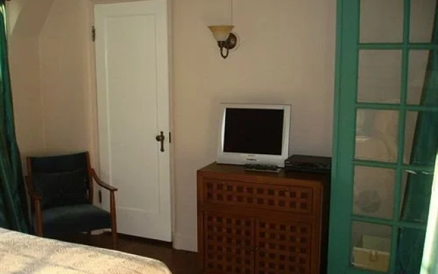 IvyWild Inn