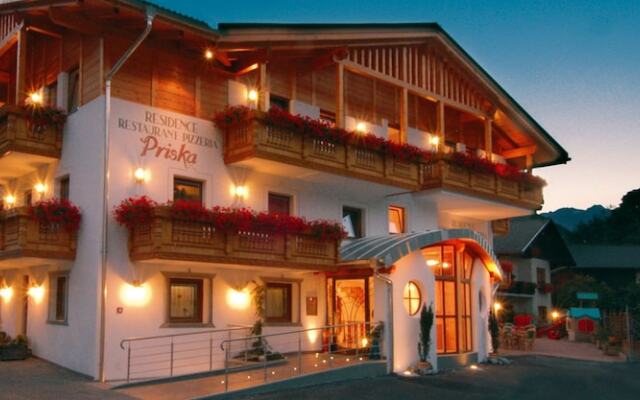 Отель Residence Pizzeria Priska Рачинес-Ратскингс вид на фасад