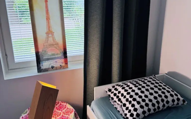 Scandi Sun 2BR With Lemon Accents