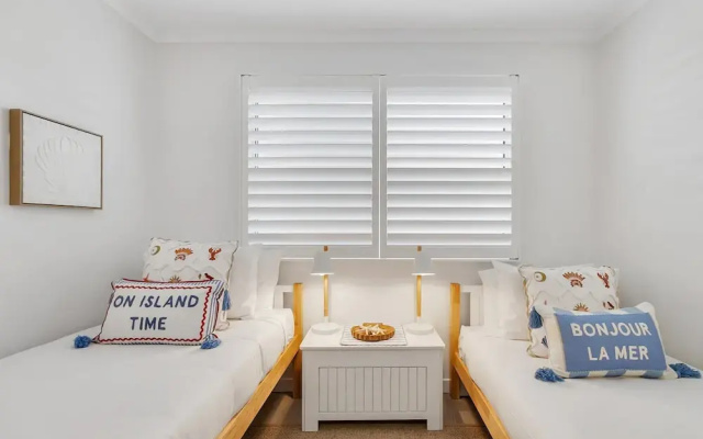 3-bed Haven With Balcony and Bbq, 5-min to Beach