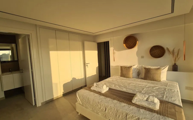 Phaedrus Living: Venus Seaview Lighthouse Villa