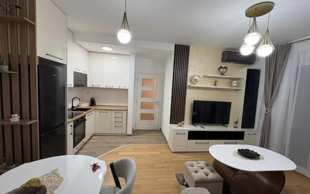 I&I Apartments 36