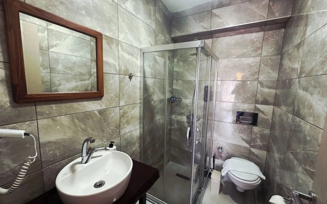 Maki̇a Otel
