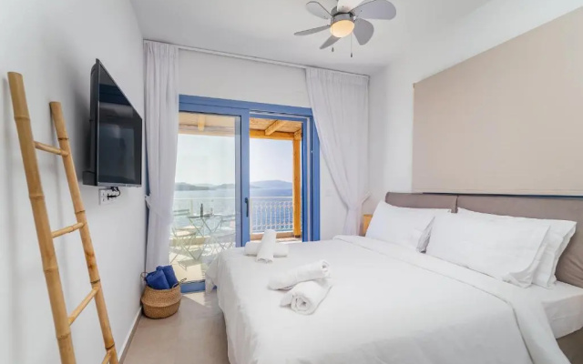 Lefkada Blue Luxury Apartments B7, Perigiali top floor