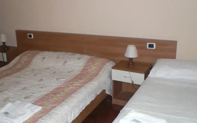 Hotel Garnì Dora