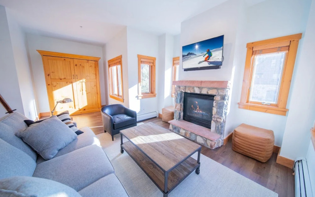 Expedition Station 8561 by SummitCove Vacation Lodging