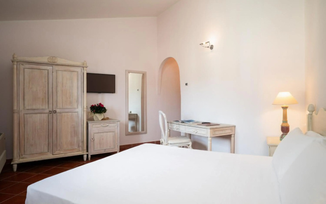 Hotel Monti Di Mola