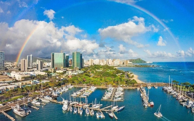 Fully Furnished Ilikai Tower 525 Condo With Free Wifi, Near Best Waikiki Beaches! by RedAwning