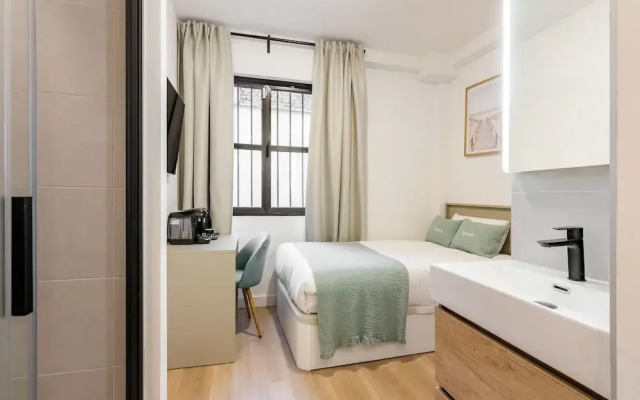 Square Rooms by Charming