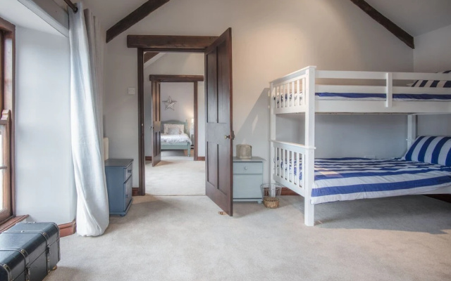 Tregoyr - 3 Bedroom Holiday Home - St. Florence