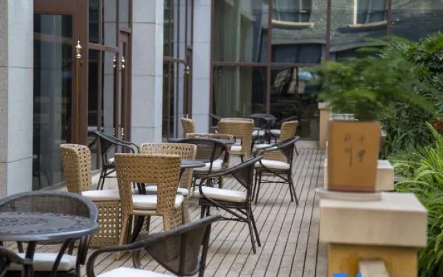 Yuanmou Grand Hotel