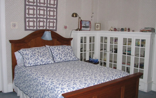VanCleef Homestead Bed & Breakfast