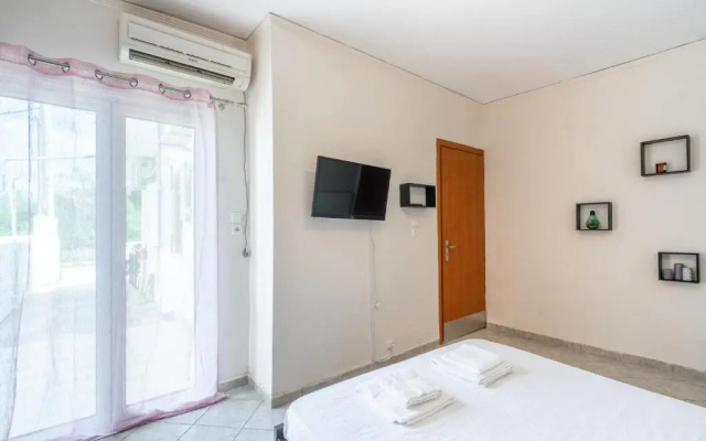 House 1 minute away from the beach